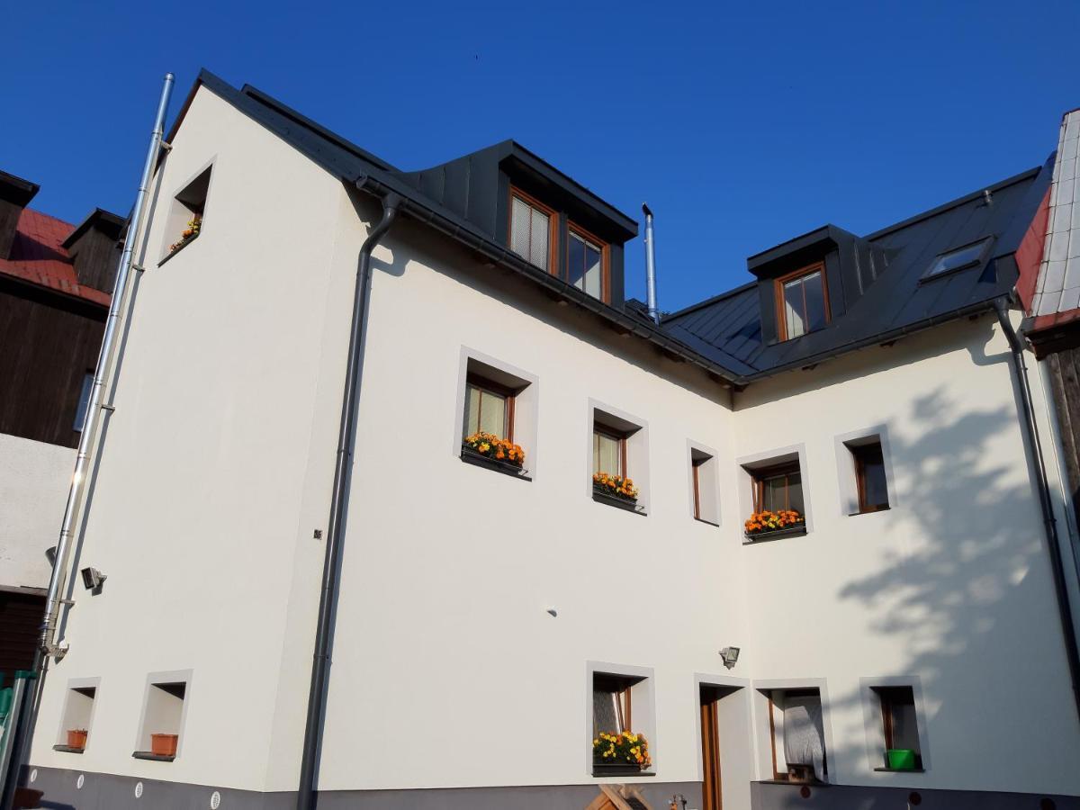 Apartmany Na Namesti Boží Dar エクステリア 写真